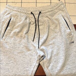 American Eagle Heather Gray Jogger Sweatpants with Black Drawstrings